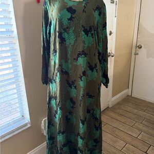Chic Green and Black Floral Long Sleeve Dress